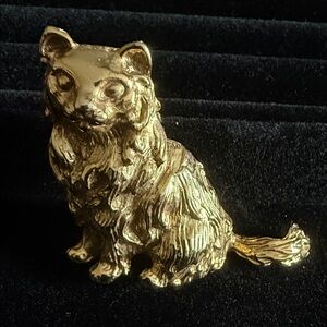 Vintage unsigned Crown Trifari? Gold Tone Persian Cat Brooch
